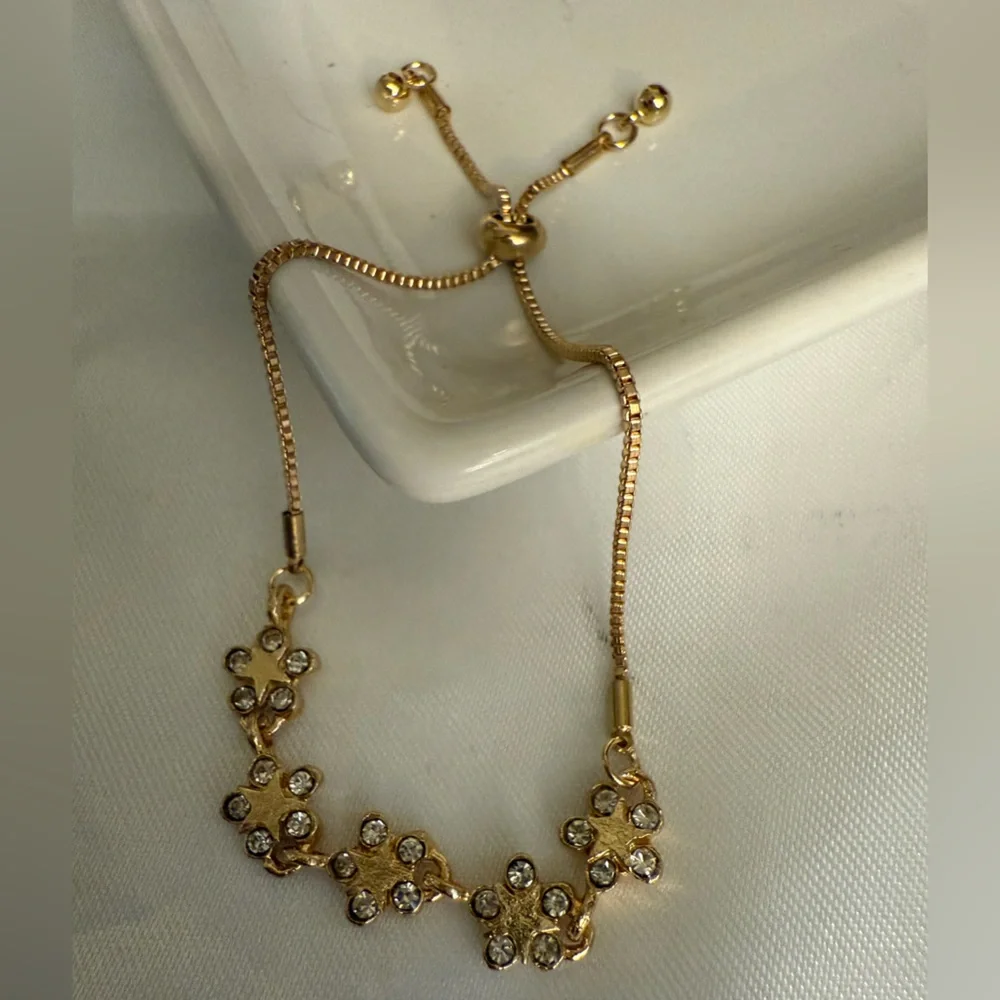 Elegant Gold-tone Fashion Bracelet with Crystal Accents